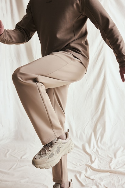Standard Fit Scuba Fabric Jogger