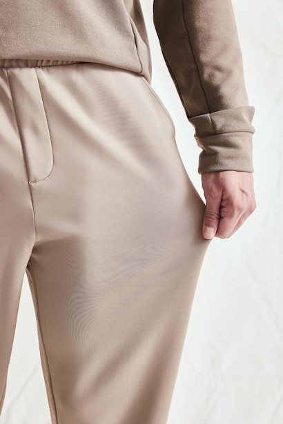 Standard Fit Scuba Fabric Jogger