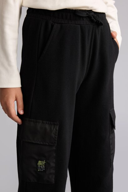 Boy 100% Cotton Cargo Pockets Barrel Fit Trousers