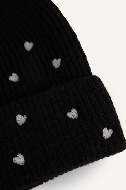 Woman Embroidered Beanie