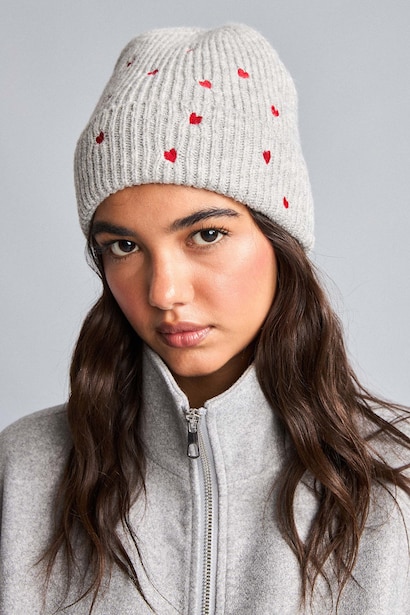 Woman Embroidered Beanie