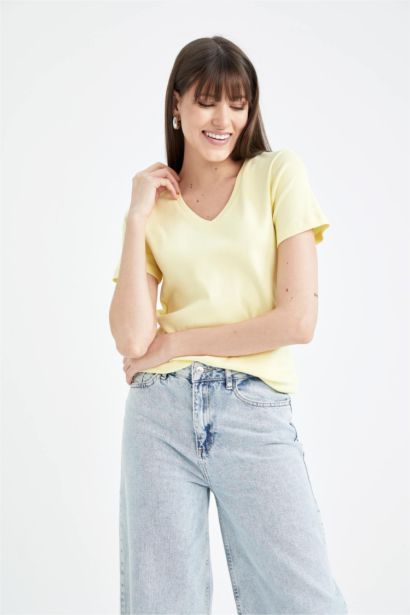 تي شيرت قطن سليم فيت بياقة V