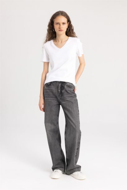 تيشيرت بيزك نص كم قطن سليم فيت بياقة V