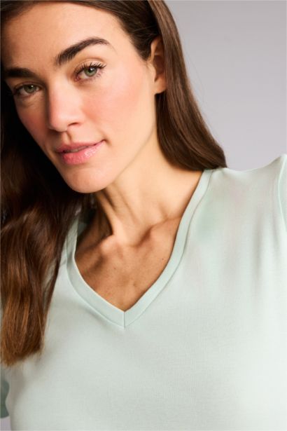 Slım Fıt V Yaka Basıc Düz Ribana Kısa Kollu Tişört