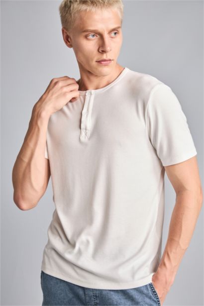Slim Fit Kısa Kollu Tişört