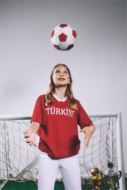 V Yaka Türkiye Baskılı Tişört Kız Çocuk