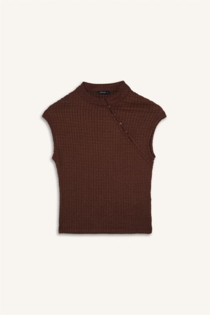 Slim Fit Half Turtleneck Sleeveless Top