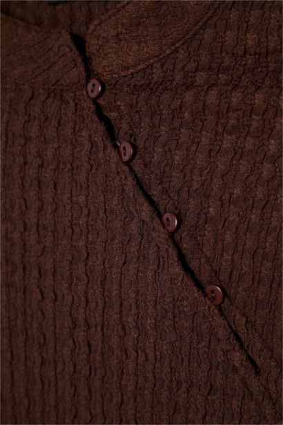 Slim Fit Half Turtleneck Sleeveless Top