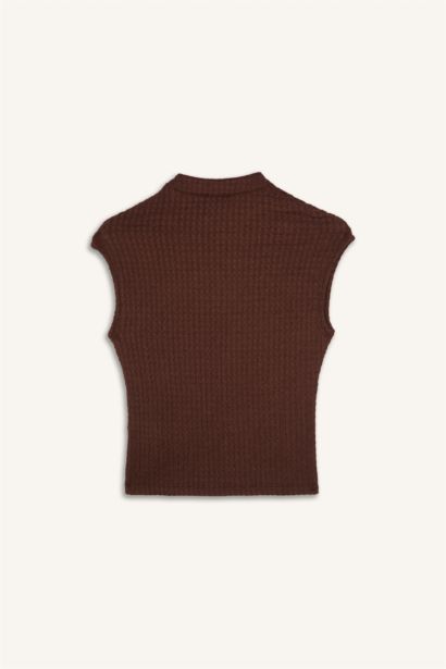 Slim Fit Half Turtleneck Sleeveless Top