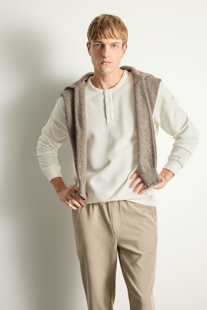 Regular Fit Henley Yaka Basic Tişört