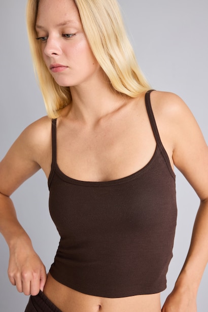 Fitted U-Neck Ribbed Camisole Tank Top