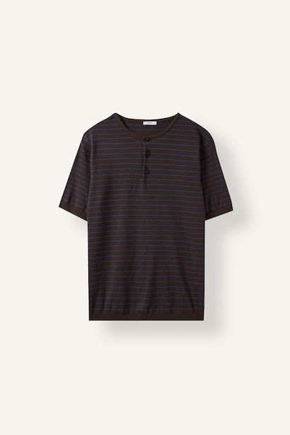 Standard Fit Short Sleeve T-Shirt