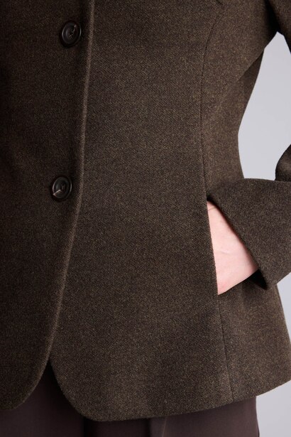 Button up Cachet