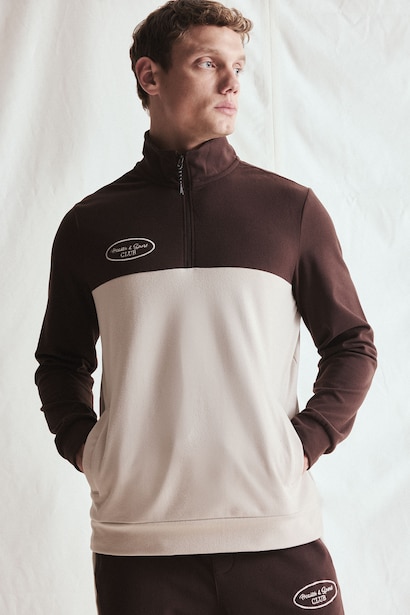 Standard Fit fleece Sweatshirt