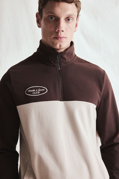 Standard Fit fleece Sweatshirt