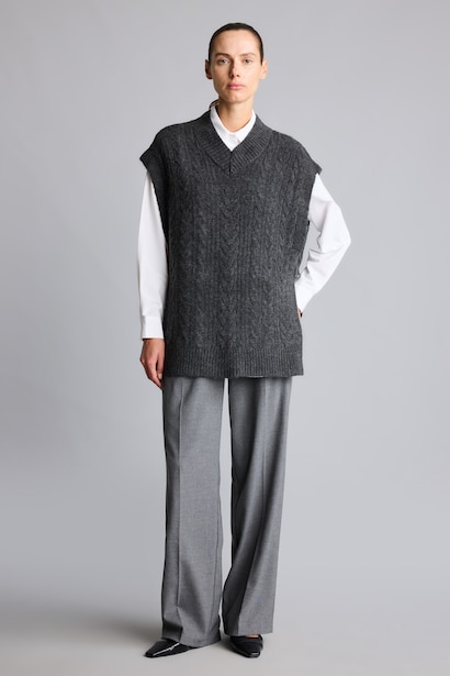 Relax Fit V-Neck