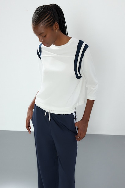 Standard Fit Long Sleeve T-Shirt