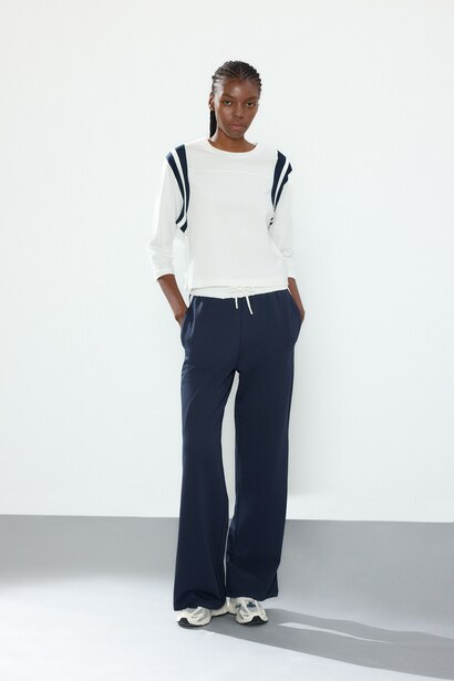 Standard Fit Long Sleeve T-Shirt