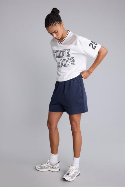 Standard Fit Thin Sweatshirt Fabric Short Leg Shorts