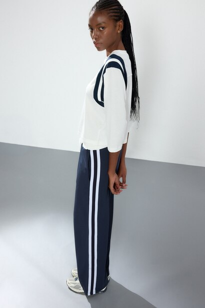 Straight Fit With Pockets Thin Sweatshirt Fabric Trousers