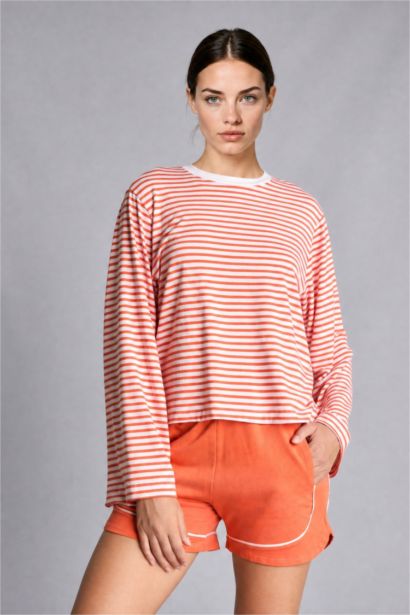 Standard Fit Long Sleeve T-Shirt