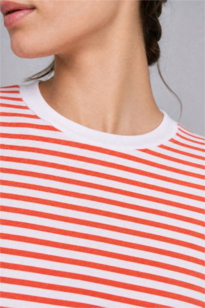Standard Fit Long Sleeve T-Shirt