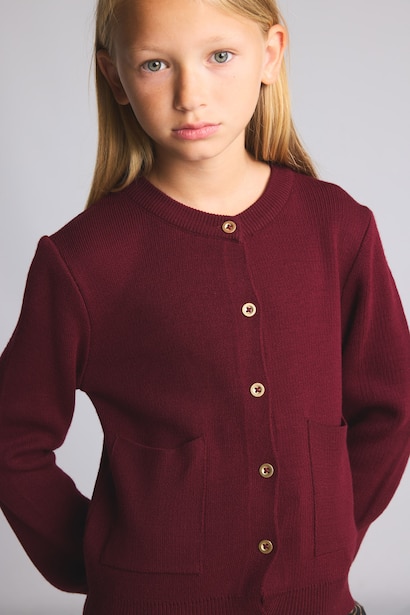 Woman Relax Fit Crew Neck Cardigan