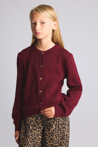 Woman Relax Fit Crew Neck Cardigan