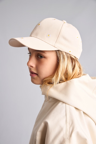 Girl Daisy Embroidered Cotton Cap