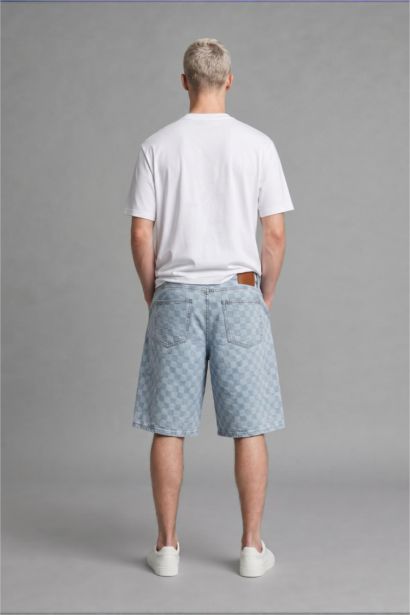 Baggy Fit Kareli Bermuda Şort