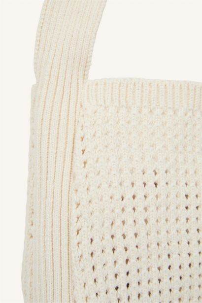 Woman Ecru Knitted Shoulder Bag
