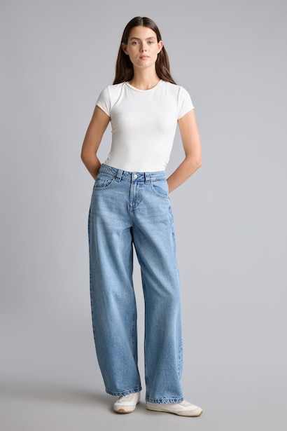 Jean à taille haute et jambes fuselées Coupe barrel