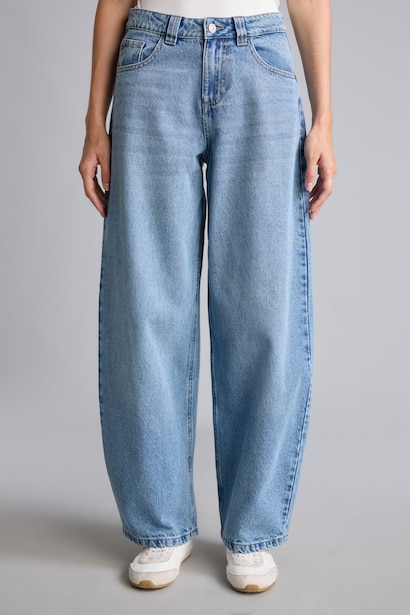 Jean à taille haute et jambes fuselées Coupe barrel