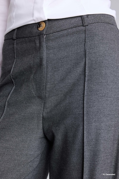 Woman Regular Waist Straight Leg Trousers
