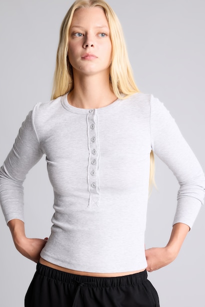 Fitted Düğmeli Henley Yaka Uzun Kollu Basic Tişört