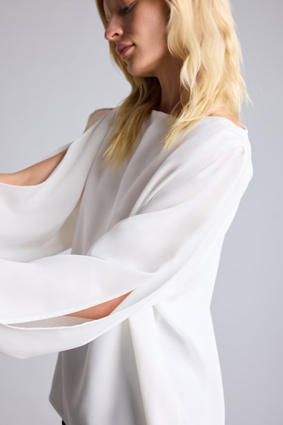 Oversize Yırtmaç Kollu Krep Basic Bluz