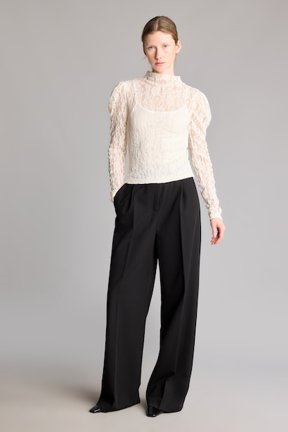 Slim Fit Yarım Balıkçı Dantel Basic Bluz