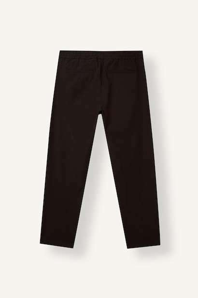 Standard Fit Woven Jogger