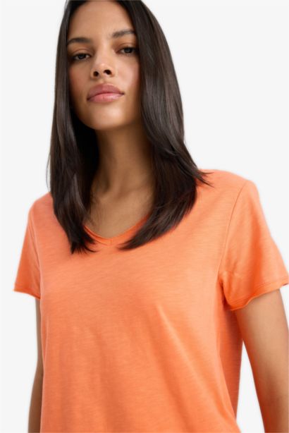 تيشيرت سادة نص ردن قصة عادية بياخة V