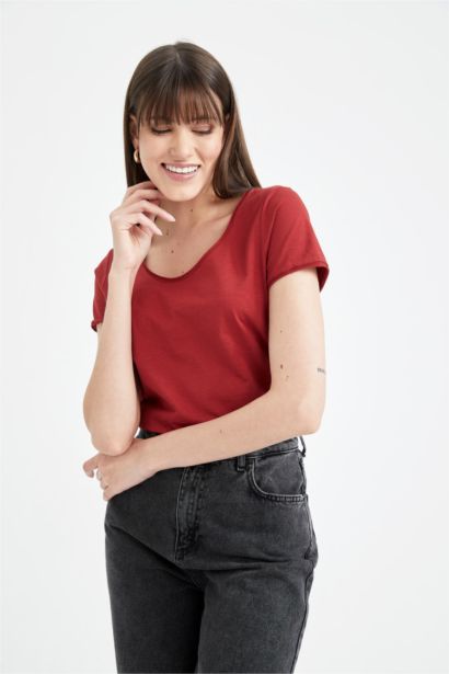 تيشيرت قطن قصة عادية بياقة مستديرة نص كم