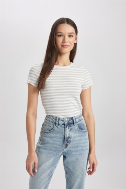 تيشيرت نص ردن مخطط مضلع