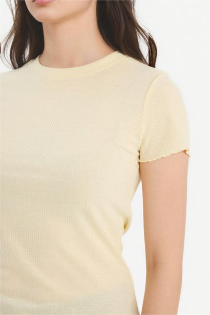 Футболка кашкорсе Fitted в рубчик с круглым вырезом и коротким рукавом