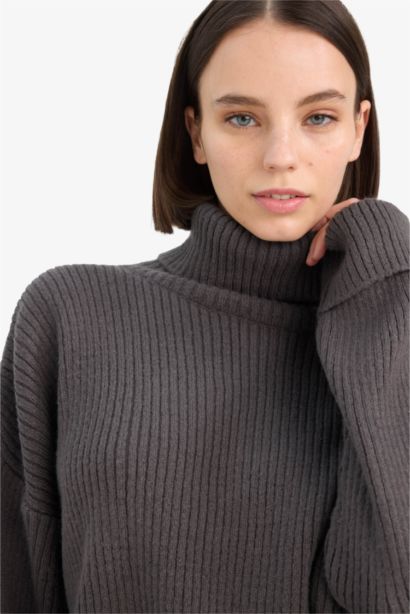 Oversıze Balıkçı Yaka Triko Kazak