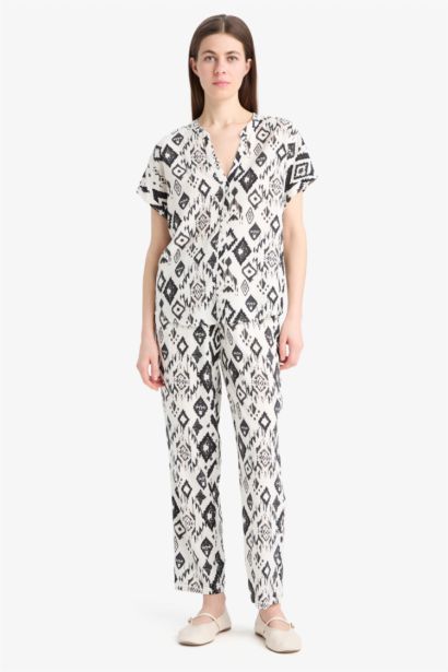 Regular Fit Crew Neck Printed Short Sleeve Shirt