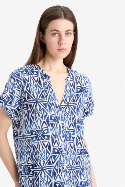 Regular Fit Crew Neck Printed Short Sleeve Shirt