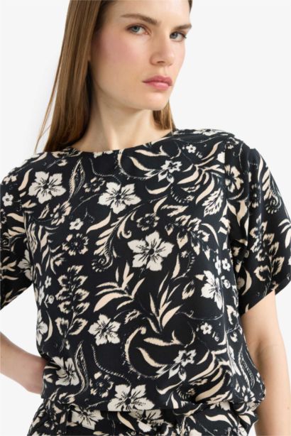Blouse imprimé à col rond et manches courtes