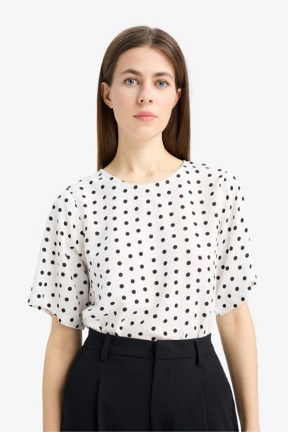 Regular Fit Round Collar Printed Short Sleeve Blouse