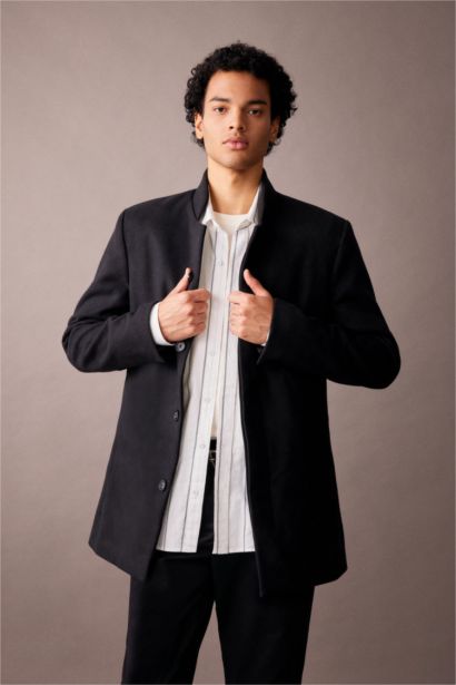 معطف جوخ قصير سليم فيت بياخة عالية مبطن