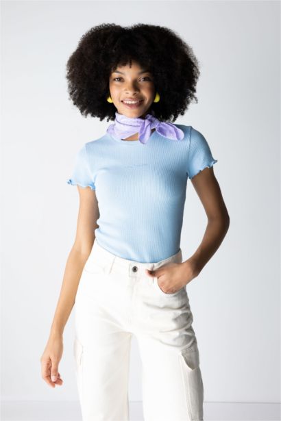 T-Shirt Slim à Manches Courtes et Col rond