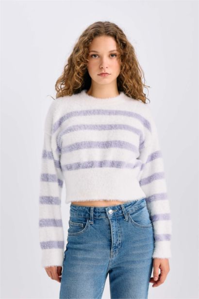 بلوز تريكو مخطط قصة عادية بياخة مستديرة